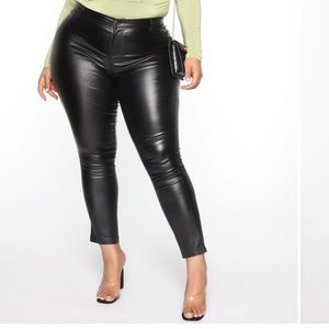 Fashion Nova Sammie High Rise Faux Leather Pants. (Plus) Black. NWT.